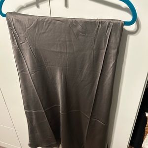 NWOT Quince silk midi skirt size M